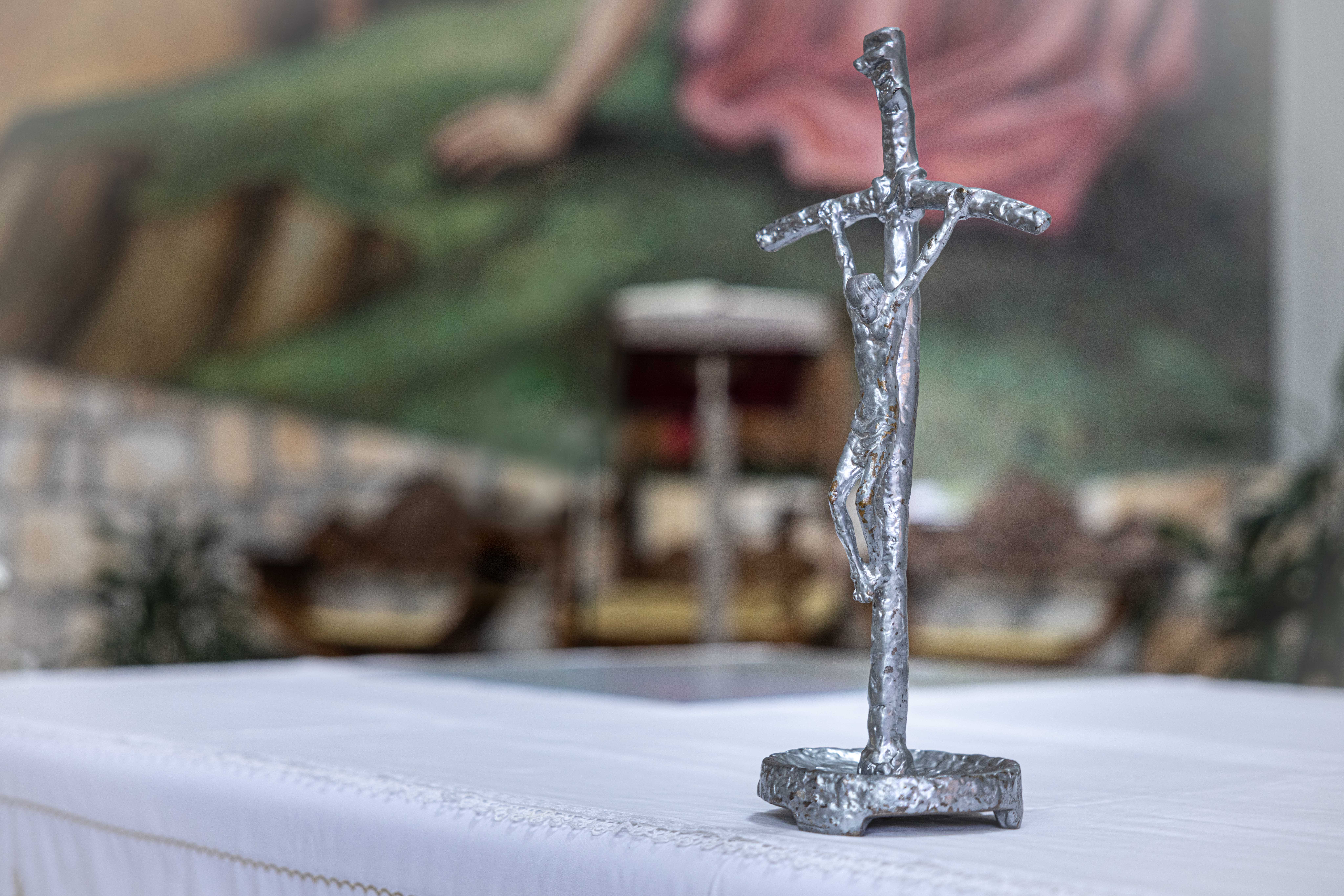 Crocifisso sull'altare Crocifisso sull'altare